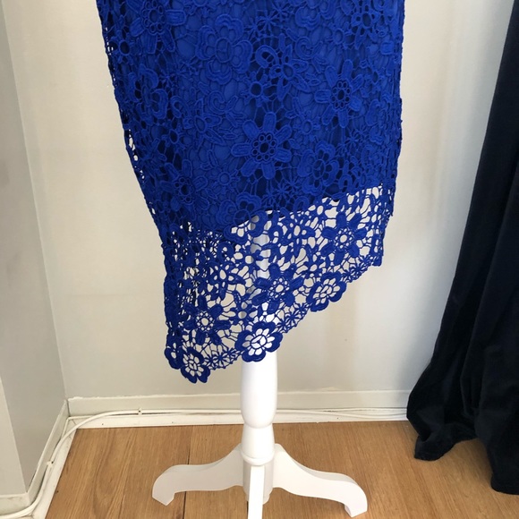 BEBE LACE SLEEVELESS DRESS, NWT - Picture 5 of 7